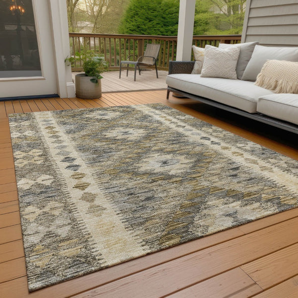 HomeRoots 5' Beige Geometric Indoor-Outdoor Area Rug - Durable, Stylish, and Machine Washable for All Spaces 5' X 8' 607423