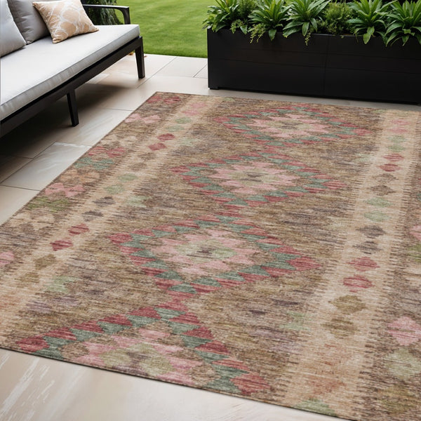 HomeRoots 5' Brown Geometric Indoor Outdoor Area Rug - Durable, Washable, Stylish Design for High-Traffic Spaces 5' X 8' 607429