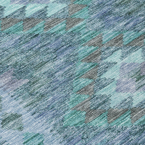 HomeRoots 5' Stylish Blue Geometric Washable Area Rug for Indoor & Outdoor Use - Durable, Easy Care, Versatile Design 8' Round 607436