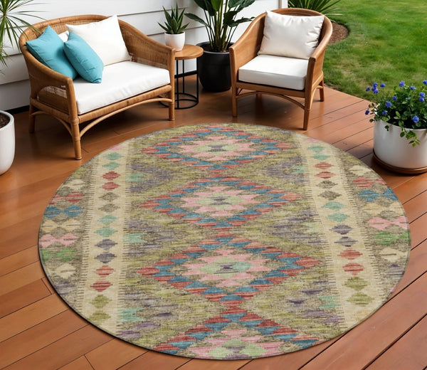 HomeRoots 5' Stylish Green Geometric Area Rug - Durable, Washable for Indoor & Outdoor Use, Perfect for High Traffic Areas 8' Round 607442