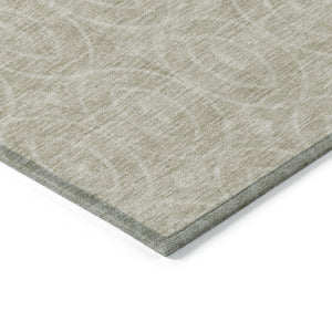 HomeRoots 5' Beige Geometric Indoor Outdoor Area Rug - Stylish, Washable, and Durable for Any Space 8' Round 607472