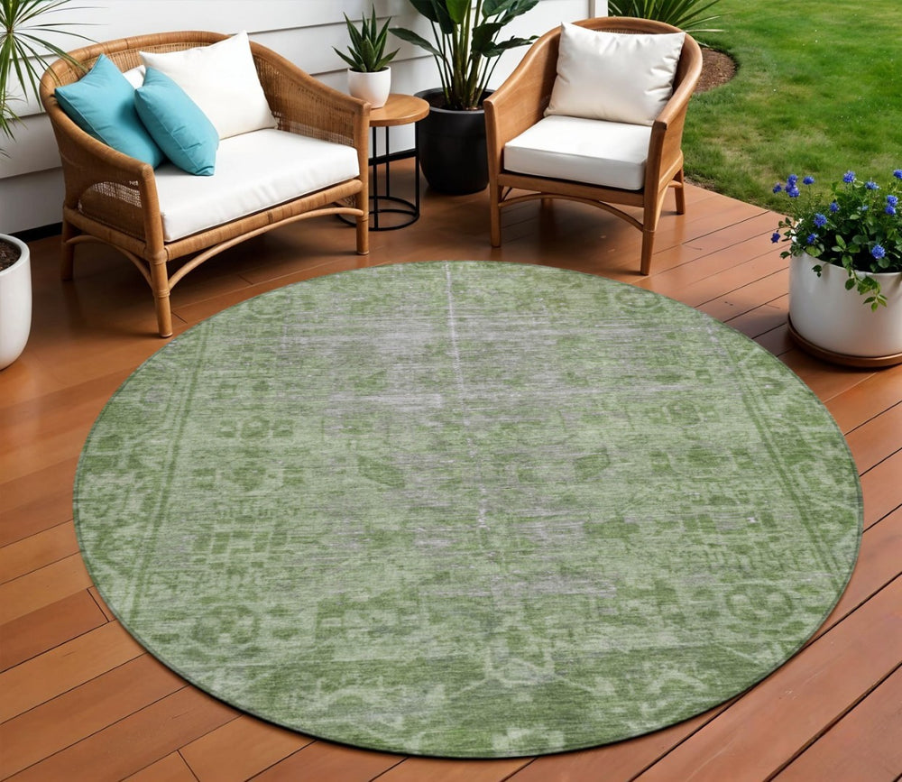 HomeRoots 5' Fern Green Oriental Area Rug - Elegant, Stain-Resistant Design for Indoor & Outdoor Spaces 8' Round 607538