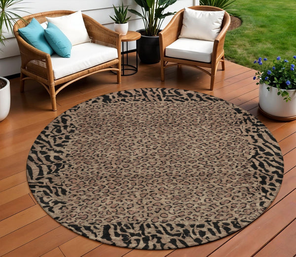 HomeRoots 5' Bold Brown Animal Print Area Rug for Indoor & Outdoor Use – Durable, Washable & Stylish Design 8' Round 607634