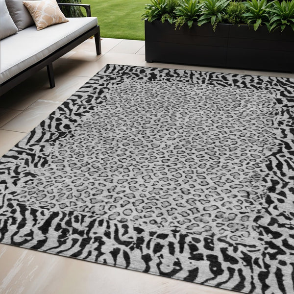 HomeRoots 5' Gray Animal Print Washable Area Rug - Stylish, Durable, and Easy-Clean for Indoor/Outdoor Use 5' X 8' 607651