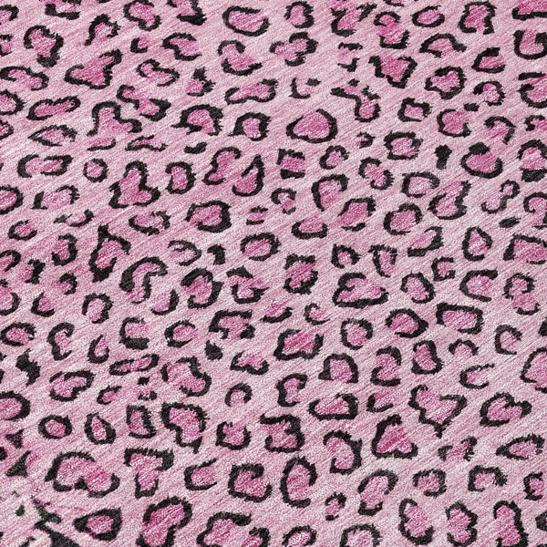 HomeRoots 5' Pink Animal Print Rug - Stylish Washable Indoor/Outdoor Area Rug for Modern Homes & Patios 8' Round 607658