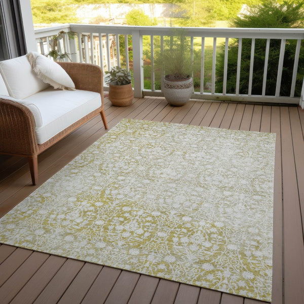 HomeRoots 5' Gold Damask Area Rug – Elegant, Durable, Machine Washable Design for Indoor and Outdoor Spaces 5' X 8' 607699