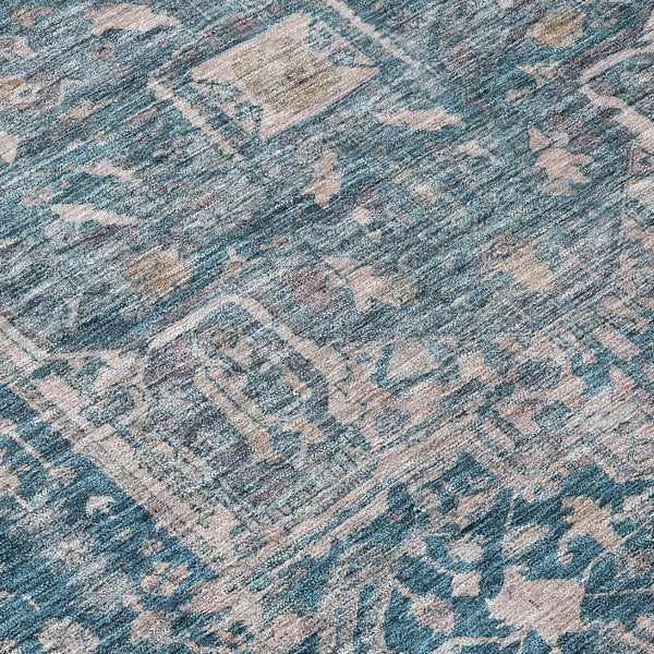 HomeRoots 5' Blue Medallion Washable Area Rug - Durable Indoor/Outdoor Design for High-Traffic Spaces 8' Round 608000