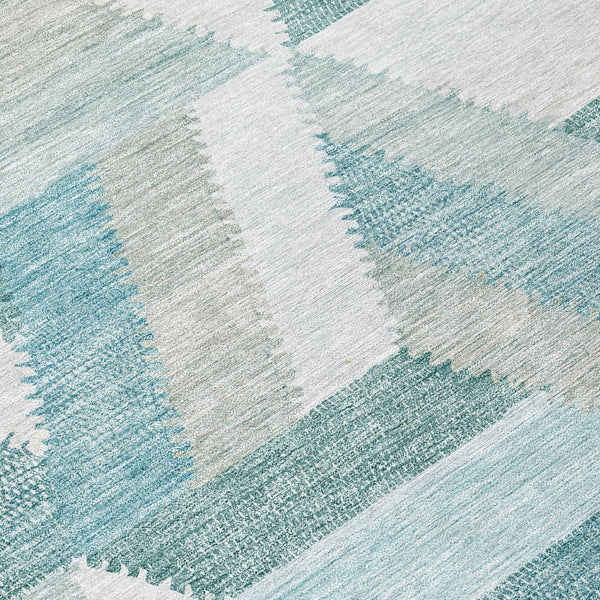 HomeRoots 5' Teal Blue Geometric Indoor Outdoor Area Rug - Stylish, Washable, Durable, and Versatile for All Spaces 8' Round 608072