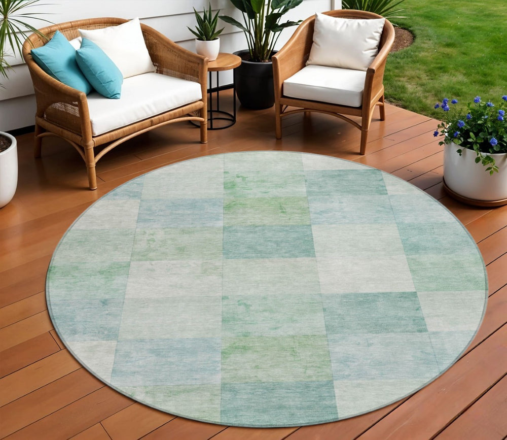 HomeRoots 5' Blue Geometric Indoor Outdoor Area Rug - Stylish, Durable, and Machine Washable for Any Space 8' Round 608165