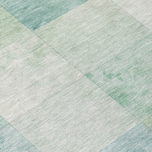 HomeRoots 5' Blue Geometric Indoor Outdoor Area Rug - Stylish, Durable, and Machine Washable for Any Space 8' Round 608165