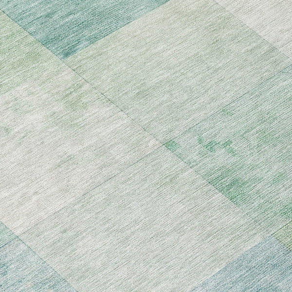 HomeRoots 5' Blue Geometric Indoor Outdoor Area Rug - Stylish, Durable, and Machine Washable for Any Space 8' Round 608165
