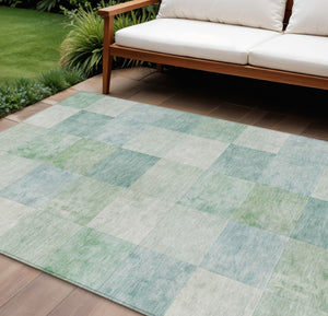HomeRoots 5' Blue Geometric Indoor Outdoor Area Rug - Stylish, Durable, and Machine Washable for Any Space 8' X 10' 608166