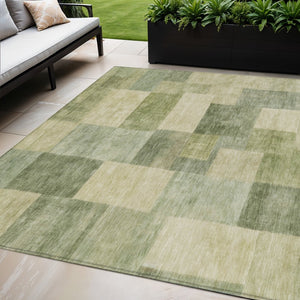 HomeRoots 5' Artichoke Green Geometric Rug - Stylish, Washable, and Durable for Indoor and Outdoor Spaces 5' X 8' 608257