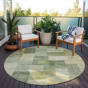 HomeRoots 5' Artichoke Green Geometric Rug - Stylish, Washable, and Durable for Indoor and Outdoor Spaces 8' Round 608258