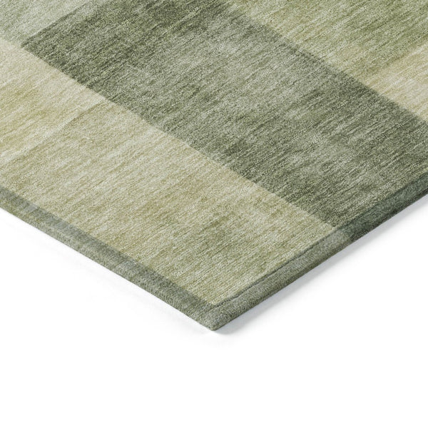 HomeRoots 5' Artichoke Green Geometric Rug - Stylish, Washable, and Durable for Indoor and Outdoor Spaces 8' Round 608258