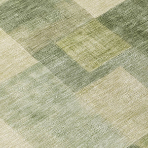 HomeRoots 5' Artichoke Green Geometric Rug - Stylish, Washable, and Durable for Indoor and Outdoor Spaces 8' Round 608258
