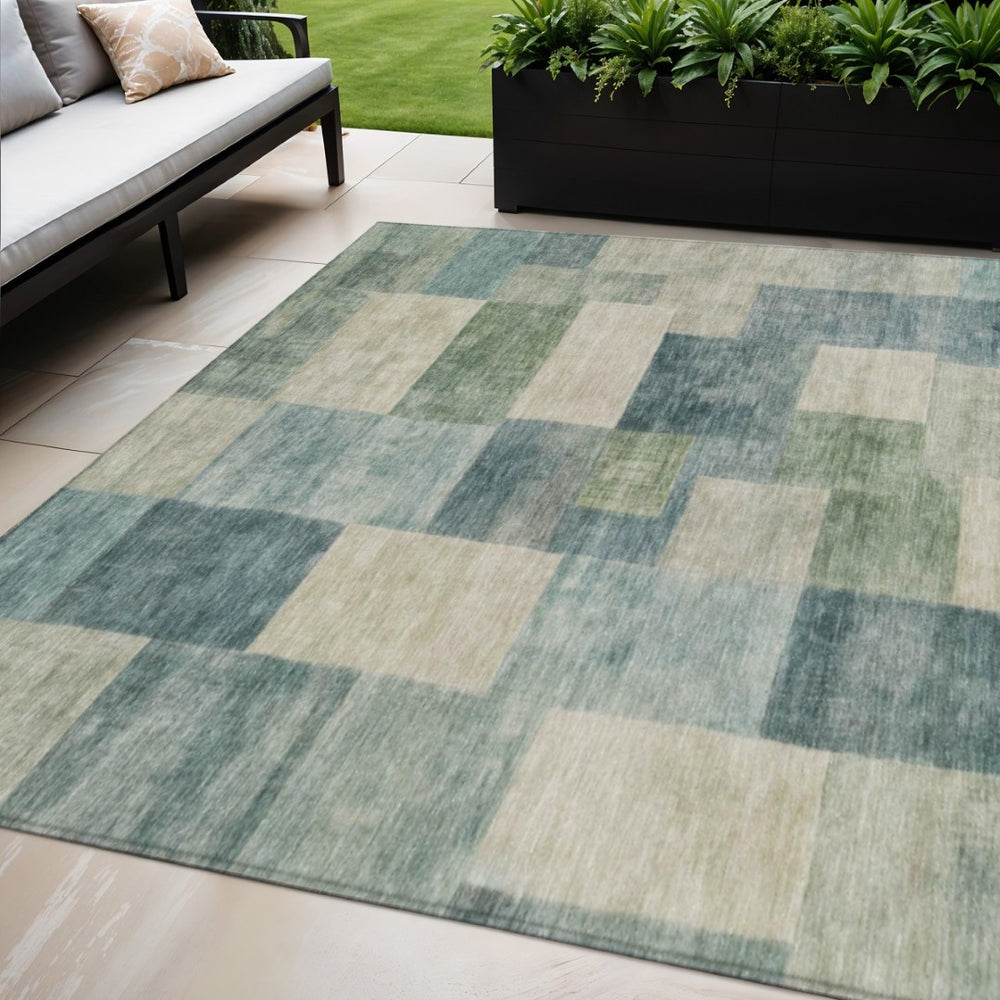 HomeRoots 5' Stylish Blue Geometric Area Rug – Durable, Washable, Indoor/Outdoor Design for Modern Spaces 5' X 8' 608263