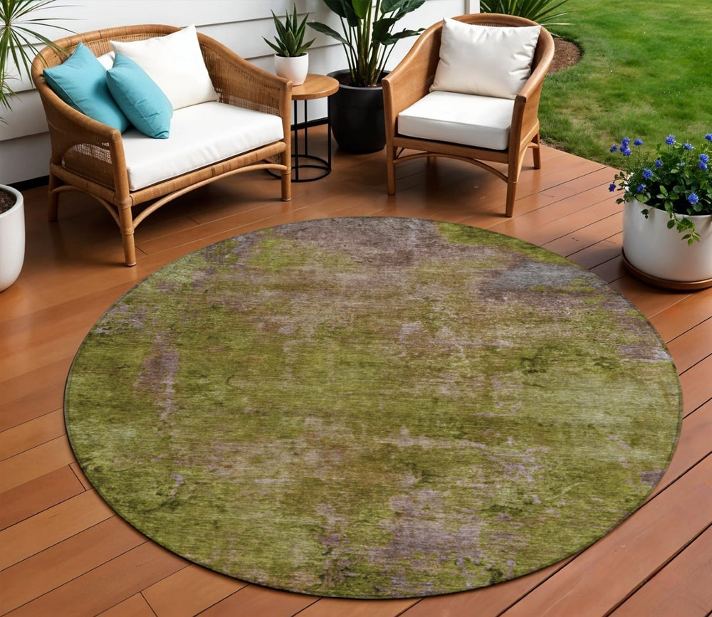 HomeRoots 5' Green Abstract Washable Area Rug - Durable, Stylish Design for Indoor & Outdoor High-Traffic Use 8' Round 608773
