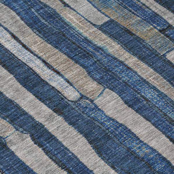HomeRoots 5' Stylish Navy and Denim Blue Striped Washable Area Rug for Indoor and Outdoor Spaces 8' Round 608954