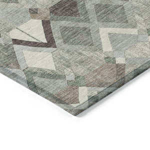 HomeRoots 5' Geometric Sage and Off-White Indoor Outdoor Area Rug - Stylish, Washable, and Durable Design 5' X 8' 608994