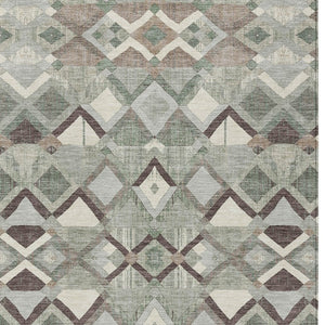 HomeRoots 5' Geometric Sage and Off-White Indoor Outdoor Area Rug - Stylish, Washable, and Durable Design 5' X 8' 608994