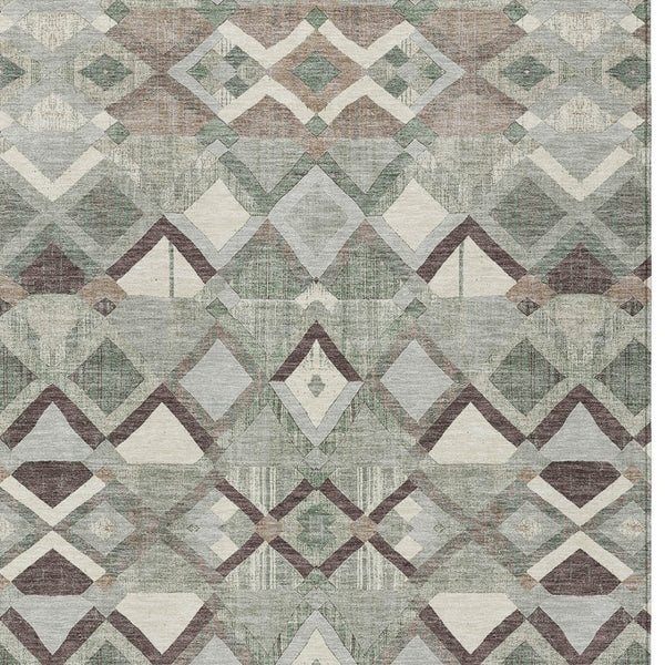 HomeRoots 5' Geometric Sage and Off-White Indoor Outdoor Area Rug - Stylish, Washable, and Durable Design 5' X 8' 608994