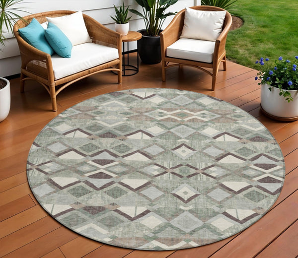 HomeRoots 5' Geometric Sage and Off-White Indoor Outdoor Area Rug - Stylish, Washable, and Durable Design 8' Round 608995