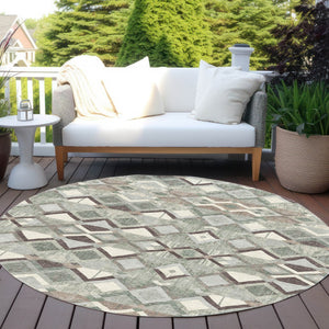 HomeRoots 5' Geometric Sage and Off-White Indoor Outdoor Area Rug - Stylish, Washable, and Durable Design 8' Round 608995