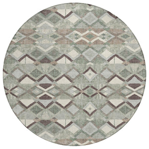 HomeRoots 5' Geometric Sage and Off-White Indoor Outdoor Area Rug - Stylish, Washable, and Durable Design 8' Round 608995
