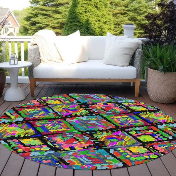 HomeRoots 5' Bold Geometric Indoor Outdoor Area Rug in Black, Yellow & Green - Durable, Washable & Stylish 8' Round 609126