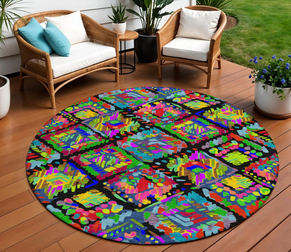 HomeRoots 5' Bold Geometric Indoor Outdoor Area Rug in Black, Yellow & Green - Durable, Washable & Stylish 8' Round 609126