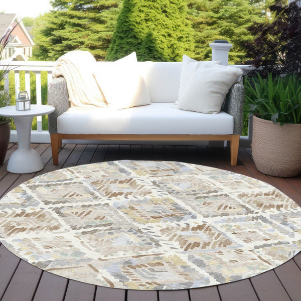 HomeRoots 5' Ivory and Cream Geometric Area Rug - Durable, Washable, Indoor/Outdoor Design for Any Space 8' Round 609138