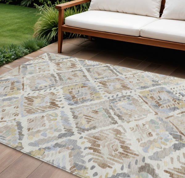 HomeRoots 5' Ivory and Cream Geometric Area Rug - Durable, Washable, Indoor/Outdoor Design for Any Space 8' X 10' 609139