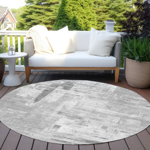 HomeRoots 5' Durable Gray and Off-White Abstract Washable Area Rug for Indoor and Outdoor High-Traffic Use 8' Round 609198