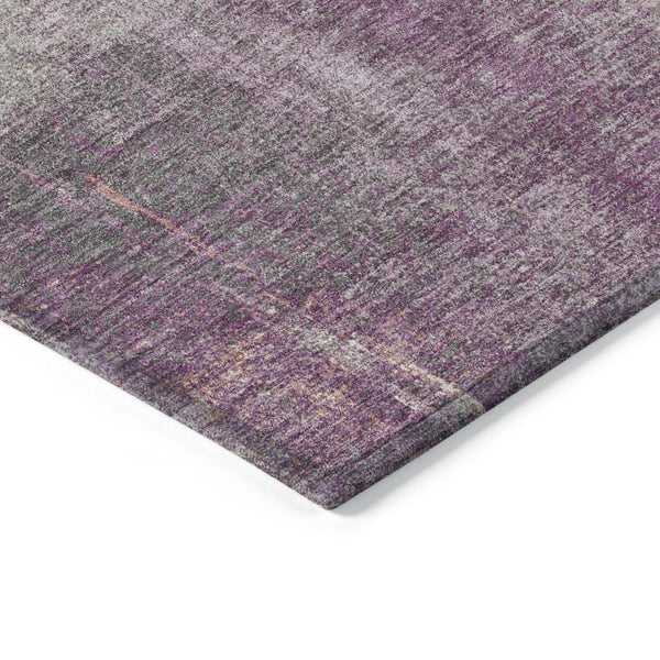 HomeRoots 5' Vibrant Lavender and Purple Abstract Area Rug - Washable Design for Indoor and Outdoor Spaces 8' Round 609306