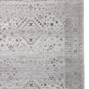 HomeRoots 5' Hand-Woven Black and Gray Medallion Area Rug - Distressed Vintage Design for Modern Interiors 609378