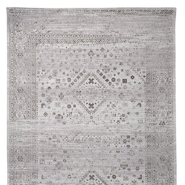 HomeRoots 5' Hand-Woven Black and Gray Medallion Area Rug - Distressed Vintage Design for Modern Interiors 609378