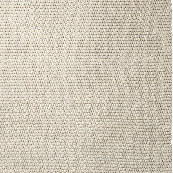 HomeRoots 5' Hand-Woven Cream Berber Area Rug - Soft Wool-Blend, Artisan-Made, Modern Design for Cozy Homes 609379
