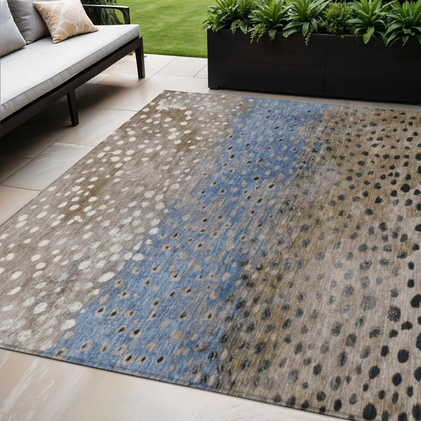 HomeRoots 5' Khaki and Taupe Abstract Indoor Outdoor Area Rug - Modern Design, Easy Care, Pet-Friendly Solution 5' X 8' 609463