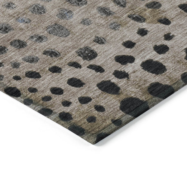 HomeRoots 5' Khaki and Taupe Abstract Indoor Outdoor Area Rug - Modern Design, Easy Care, Pet-Friendly Solution 8' X 10' 609465