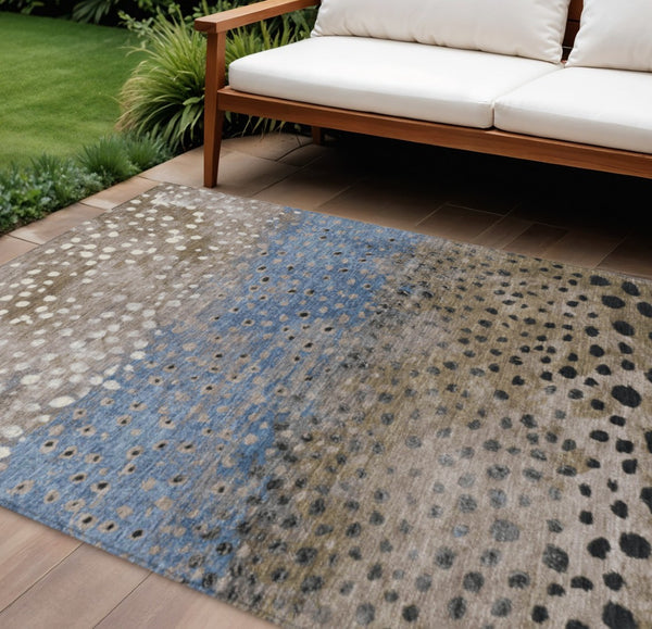 HomeRoots 5' Khaki and Taupe Abstract Indoor Outdoor Area Rug - Modern Design, Easy Care, Pet-Friendly Solution 10' X 14' 609467