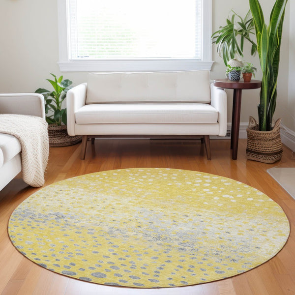HomeRoots 5' Yellow and Gold Abstract Area Rug - Durable, Washable Indoor/Outdoor Design for Modern Spaces 8' Round 609470