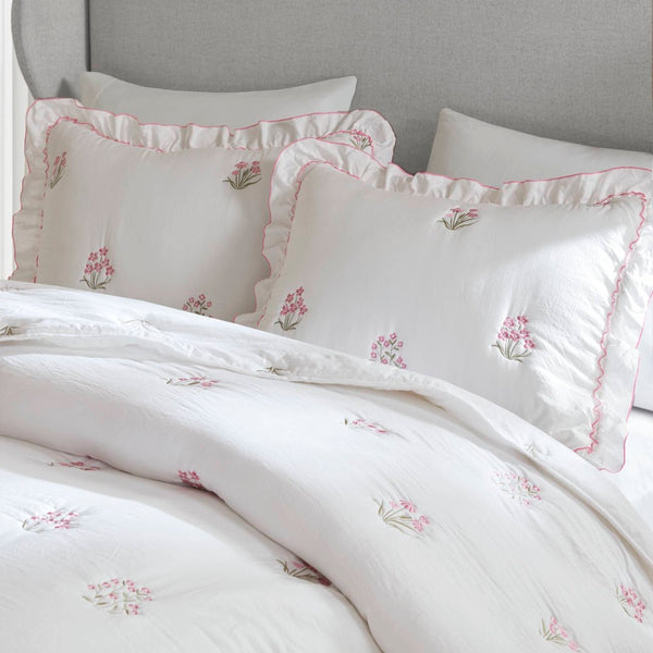 English Elm 3-piece Floral Embroidered Quilt Set Ruffled Trim Romantic Bedding for Full Queen Beds White+Pink B035P463192