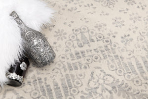 HomeRoots 19' Runner Beige and Gray Abstract Rug - Durable, Stain-Resistant Design for Modern Spaces & High Traffic 609808
