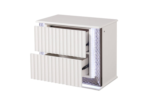 English Elm Fabio Contemporary King 5Pc Bedroom Set With Led Lighting, Diamond Accents & Elegant White Finish B009S01584