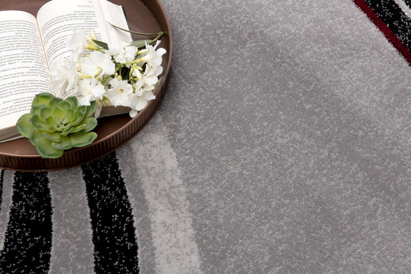 HomeRoots 16' Gray Abstract Runner Rug - Modern, Durable & Stain-Resistant, Perfect for High-Traffic Areas! 610152