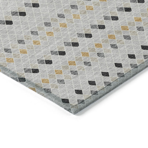 HomeRoots 5' Stylish Silver and Gray Striped Area Rug for Indoor Outdoor Spaces - Durable, Washable & Versatile 8' Round 610566