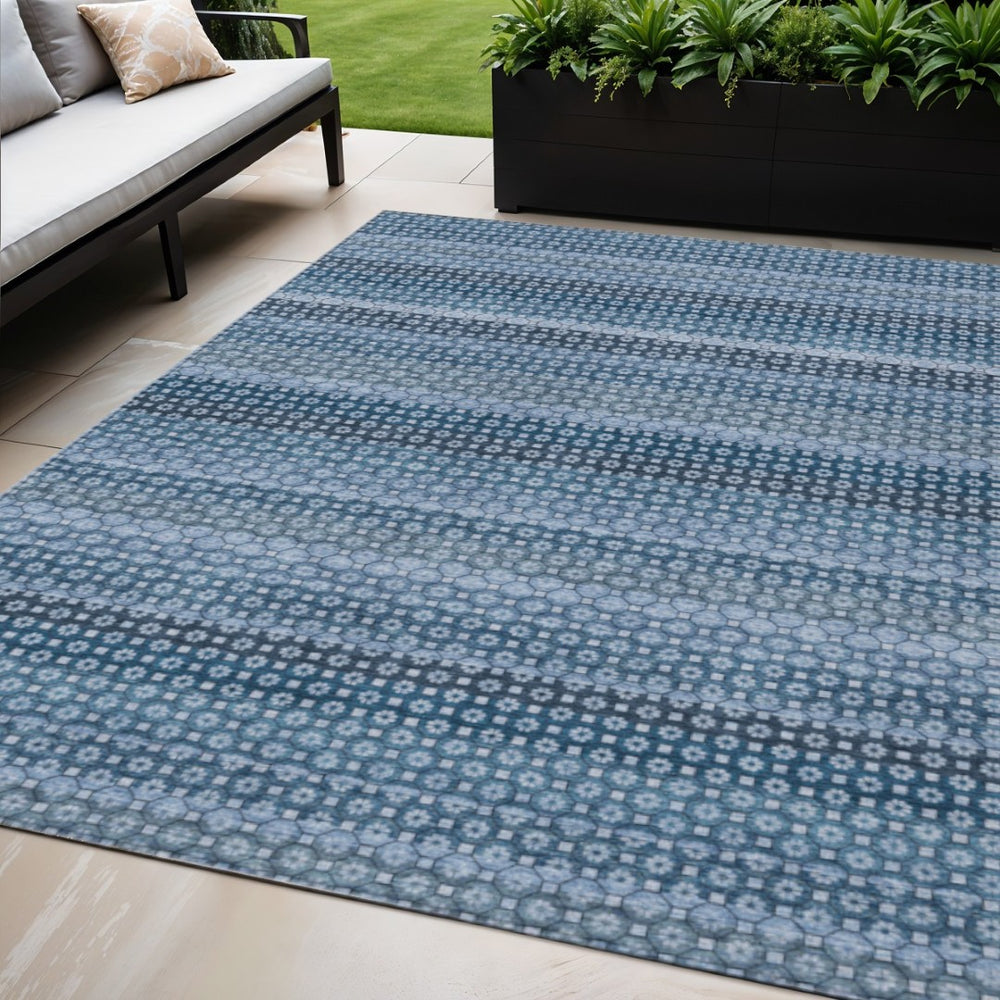 HomeRoots 5' Denim Blue and Sky Blue Striped Indoor Outdoor Rug - Durable, Washable, Coastal Charm for All Spaces 5' X 8' 610583