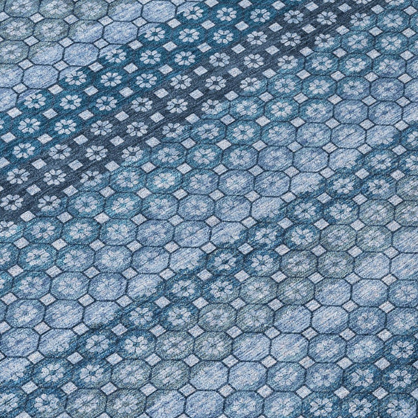 HomeRoots 5' Denim Blue and Sky Blue Striped Indoor Outdoor Rug - Durable, Washable, Coastal Charm for All Spaces 8' Round 610584