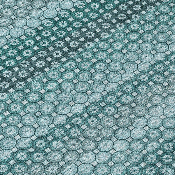 HomeRoots 5' Coastal-Inspired Teal Blue and Aqua Striped Washable Area Rug for Indoor and Outdoor Spaces 8' Round 610614